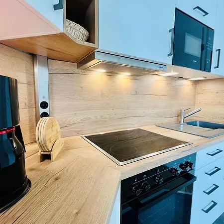 521, Seepark Apartment *